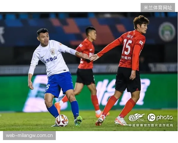 长春亚泰后点插上形成关键威胁，全场沸腾